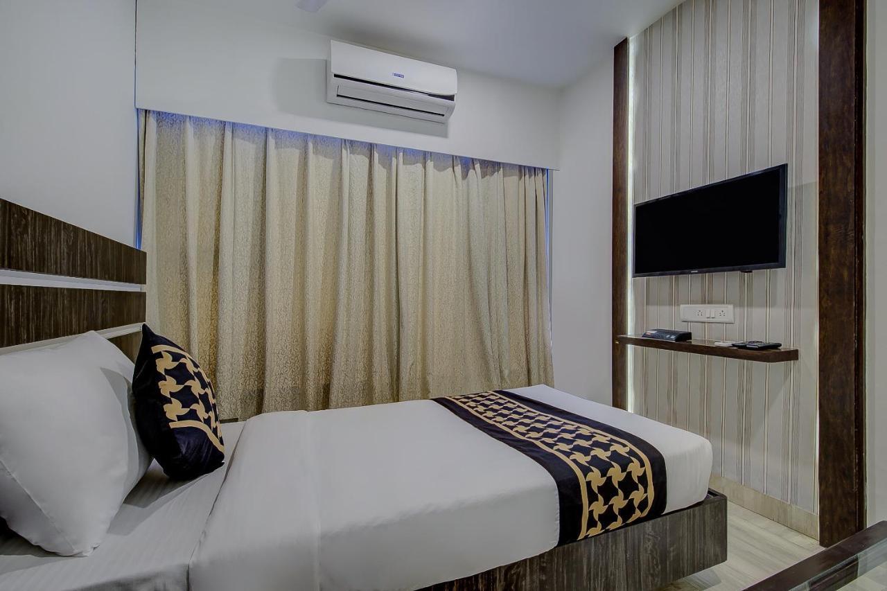 Oyo 78245 Collection O Hotel Crown Inn Navi Mumbai Exterior foto