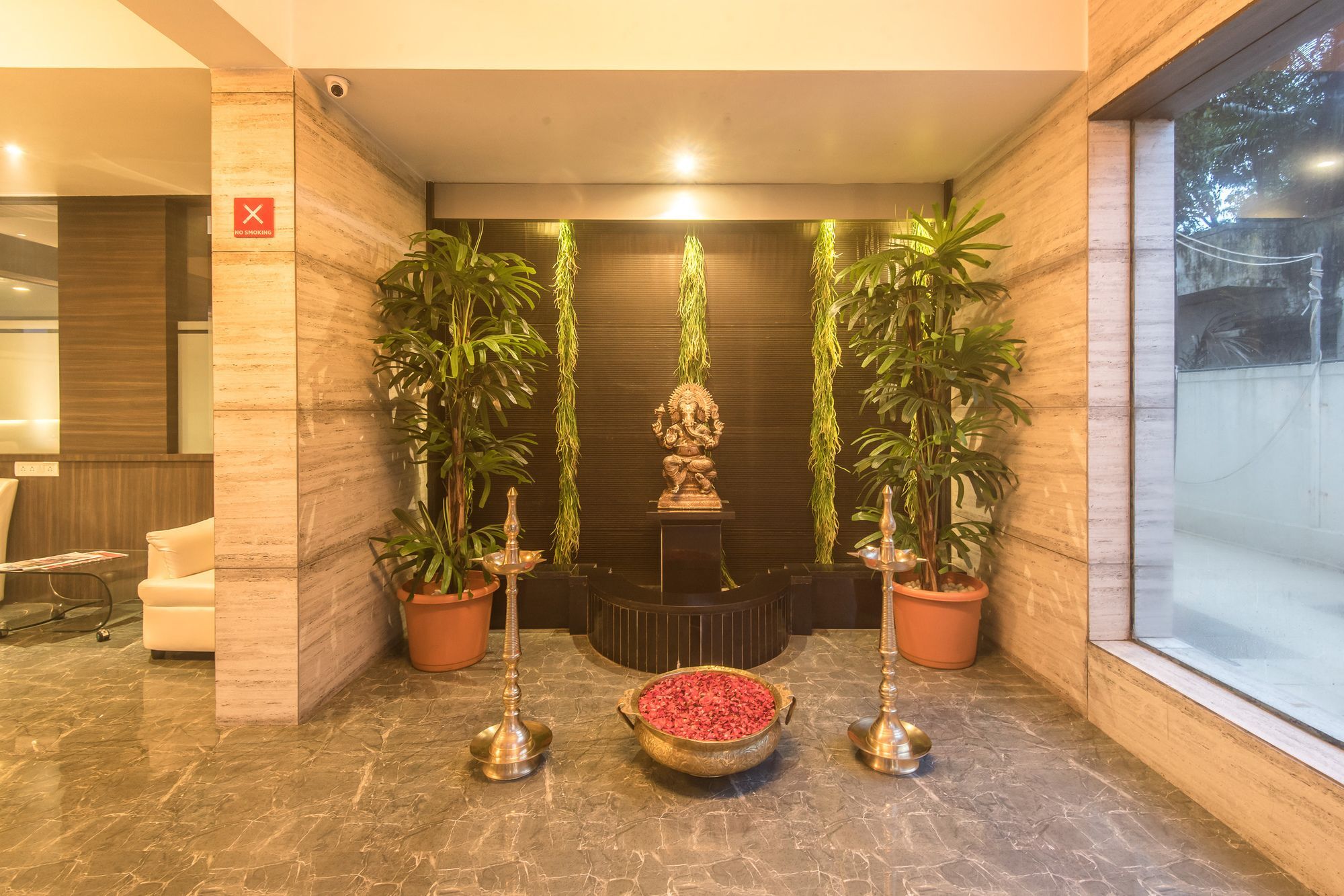 Oyo 78245 Collection O Hotel Crown Inn Navi Mumbai Exterior foto